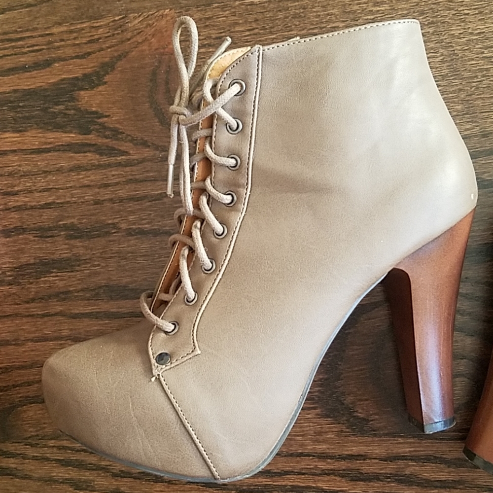 Ankle boots